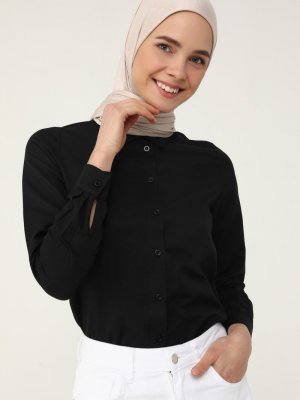 Siyah Oxford Kumaştan Basic Gömlek Siyah Oxford Kumaştan Basic Gömlek