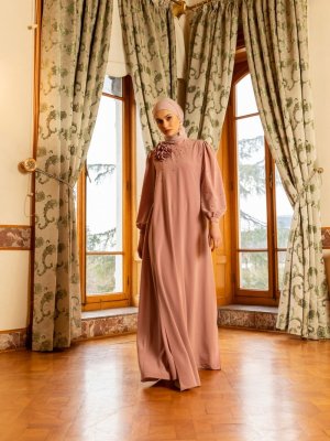 Derin Pembe İnci ve Çiçek Detaylı Abiye Elbise