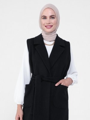 Siyah Cep Detaylı Yelek
