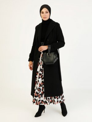 Siyah Çıtçıt Detaylı Kaban
