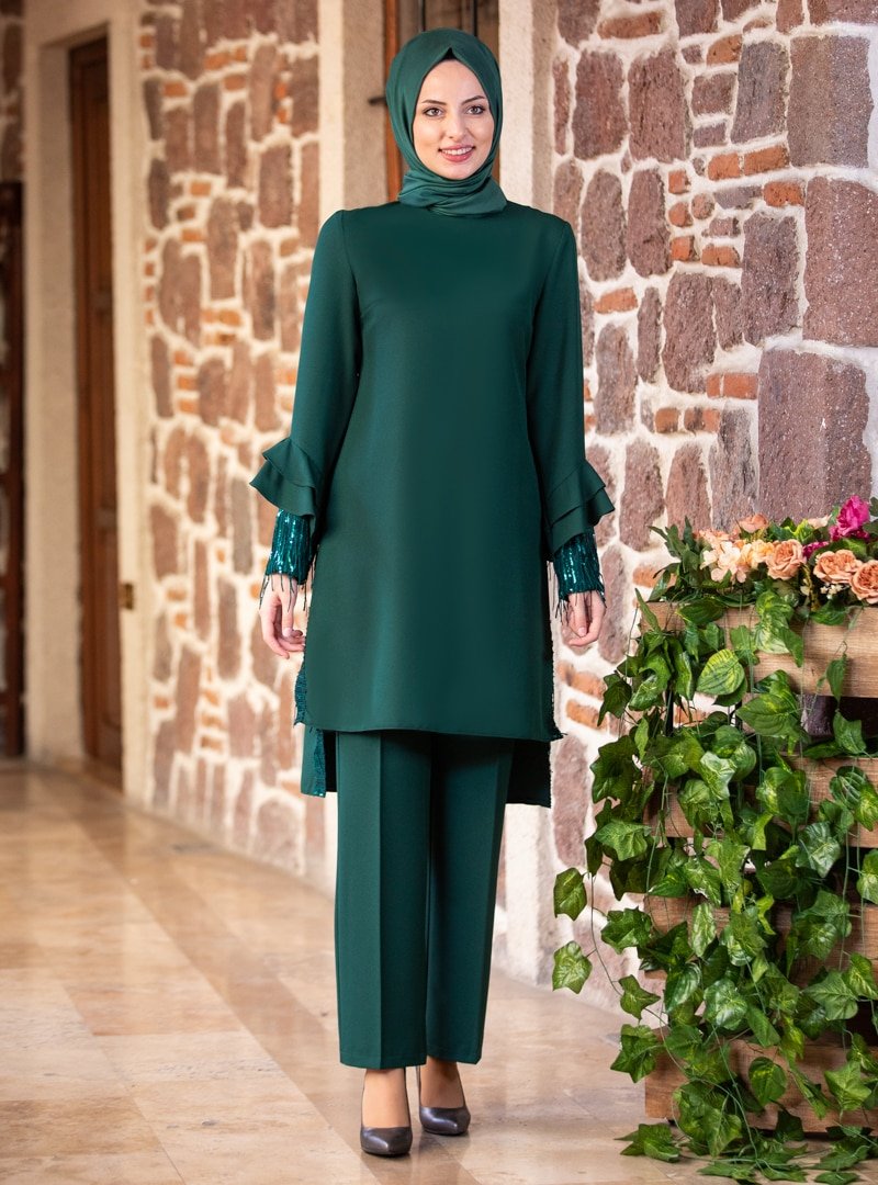 Fashion Showcase Design Zümrüt Volan Kol Payet Detay Tunik &amp; Pantolon İkili Abiye Takım