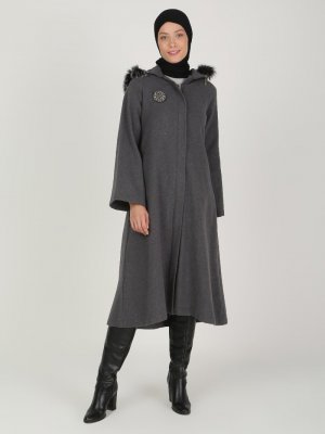 Gri Kapüşonu Kürk Detaylı Kaban