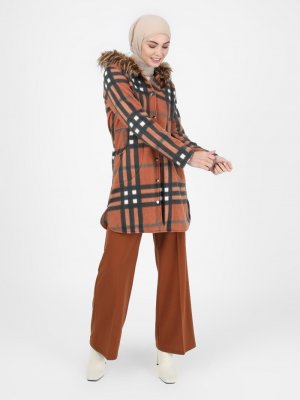 Kiremit Kapüşonu Kürk Detaylı Kaban