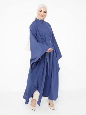 İndigo Yaka Detaylı Düğmeli Kuşaklı Ferace İndigo Yaka Detaylı Düğmeli Kuşaklı Ferace