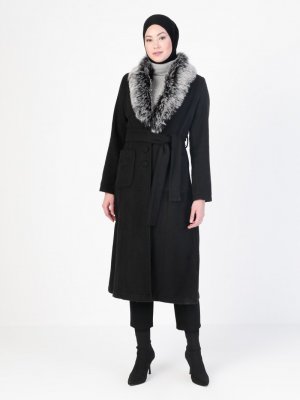 Siyah Kürk Detaylı Kaban