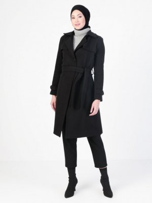 Siyah Kuşak Detaylı Kaban