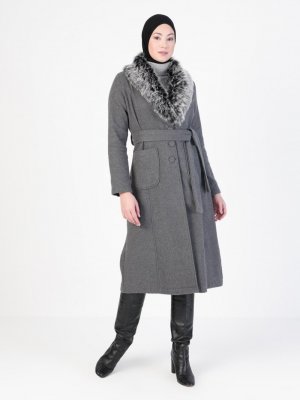 Gri Kürk Detaylı Kaban