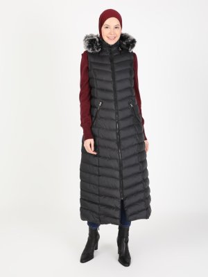 Siyah Kapüşonu Kürk Detaylı Şişme Yelek Siyah Kapüşonu Kürk Detaylı Şişme Yelek