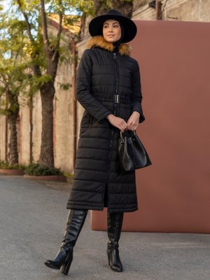 Siyah Şapkası Kürk Detaylı Manto