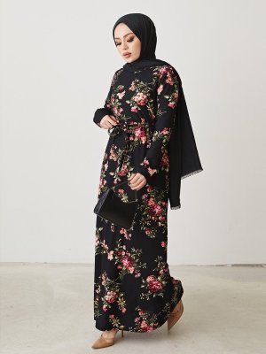 Siyah Kırmızı Desenli Elbise Siyah Kırmızı Desenli Elbise