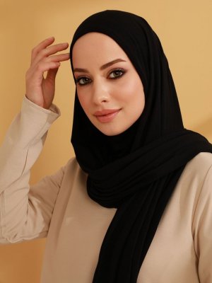 Siyah Boyunluklu Pratik Penye Şal Siyah Boyunluklu Pratik Penye Şal