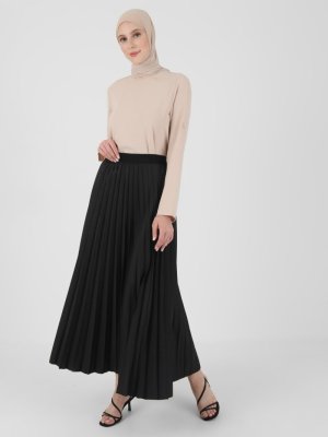 Siyah Piliseli Etek Siyah Piliseli Etek