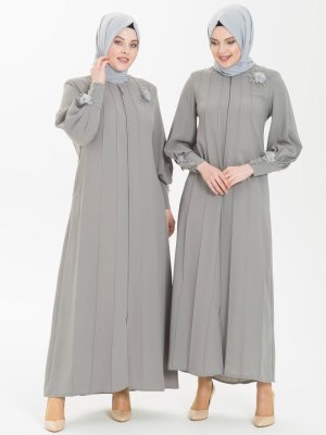 Gri Şık Aksesuarlı Ferace