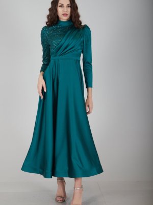 Zümrüt Üzeri Sim Detaylı Saten Abiye Elbise