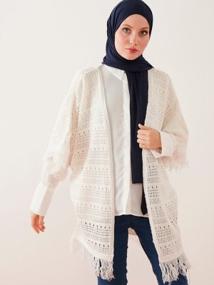 Kemik Etek Ve Kol Ucundan Püsküllü Triko Panço