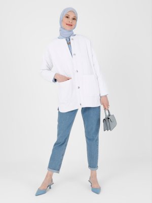 Off White Doğal Kumaş Kapitone Detaylı Gizli Çıtçıtlı Ceket