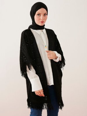 Siyah Etek Ve Kol Ucundan Püsküllü Triko Panço