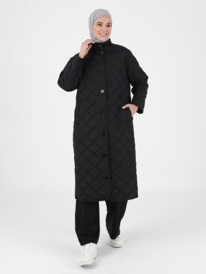 Siyah Düğme Detaylı Dik Yaka Kapitone Kaban Siyah Düğme Detaylı Dik Yaka Kapitone Kaban