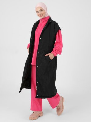 Siyah Elyaf Dolgulu Uzun Fermuarlı Yelek