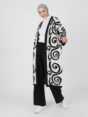 Siyah İnci Beyazı Geometrik Desenli Triko Hırka