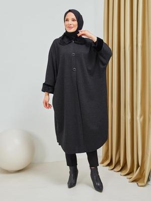 Siyah Düğmeli Panço