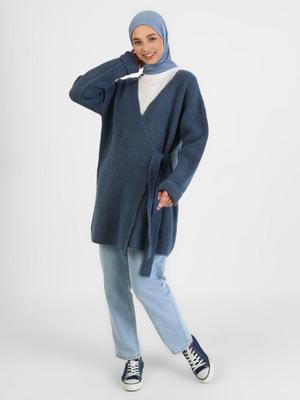 Derin Mavi Önü Bağlama Detaylı Triko Hırka Derin Mavi Önü Bağlama Detaylı Triko Hırka