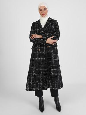 Siyah Desenli Düğme Detaylı Kaban