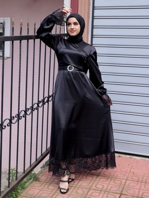 Siyah Dantel Detaylı Abiye Elbise