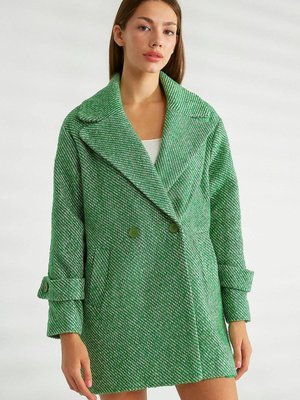 Yeşil Cep Detaylı Desenli Kaban