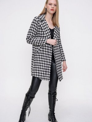 Siyah Tek Düğme Kazayağı Desenli Kaban Siyah Tek Düğme Kazayağı Desenli Kaban