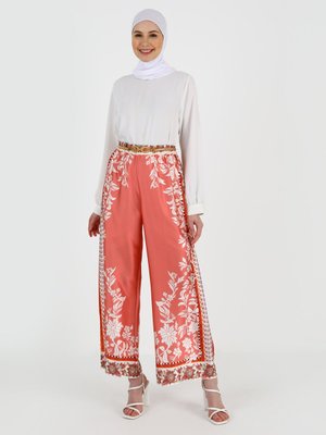 Kayısı Bordür Desenli Saten Pantolon Etek Kayısı Bordür Desenli Saten Pantolon Etek