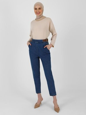 İndigo Doğal Kumaşlı Kemerli Kot Pantolon İndigo Doğal Kumaşlı Kemerli Kot Pantolon