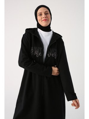 Siyah Büyük Beden Aplike Nakışlı Fermuarlı Hırka Siyah Büyük Beden Aplike Nakışlı Fermuarlı Hırka