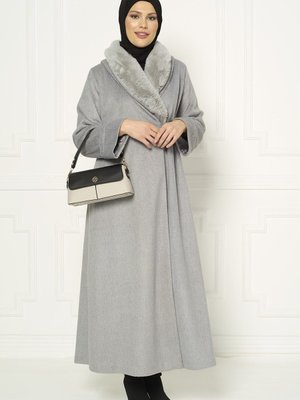 Gri Kürk Yaka Detaylı Kaban