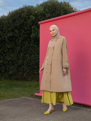 Koyu Vizon Kapüşonlu Çıtçıt Detaylı Oversize Trençkot