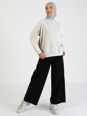 Siyah Doğal Kumaşlı Beli Lastikli Gabardin Pantolon Siyah Doğal Kumaşlı Beli Lastikli Gabardin Pantolon