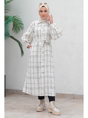 Beyaz Düğmeli Kaşe Kaban