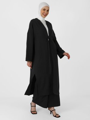 Siyah Bağlama Detaylı Ferace & Pantolon İkili Takım