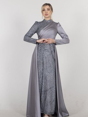 Gri Drape Ve Kuyruk Detaylı Simli Abiye Elbise Gri Drape Ve Kuyruk Detaylı Simli Abiye Elbise