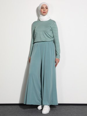 Koyu Çağla Yumuşak Tuşeli Geniş Paça Örme Pantolon Etek Koyu Çağla Yumuşak Tuşeli Geniş Paça Örme Pantolon Etek