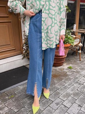 Lacivert İspanyol Paça Taşlı Kot Pantolon Lacivert İspanyol Paça Taşlı Kot Pantolon