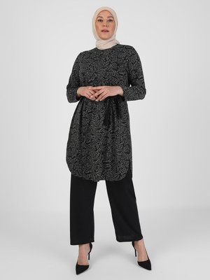 Siyah Tunik & Pantolon İkili Takım Siyah Tunik & Pantolon İkili Takım