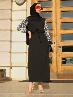 Siyah Uzun Boy Zebra Desenli Elbise Siyah Uzun Boy Zebra Desenli Elbise