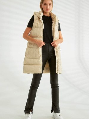 Taş Kapüşon Detaylı Kemerli Şişme Yelek