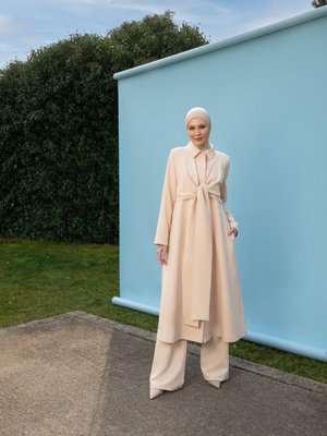 Vanilya Bağlama Detaylı Boydan Gizli Düğmeli Kap