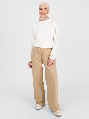 Camel Doğal Kumaşlı Beli Lastikli Gabardin Pantolon Camel Doğal Kumaşlı Beli Lastikli Gabardin Pantolon