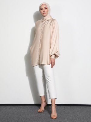 Vanilya Yarasa Kollu Düğmeli Saten Tunik