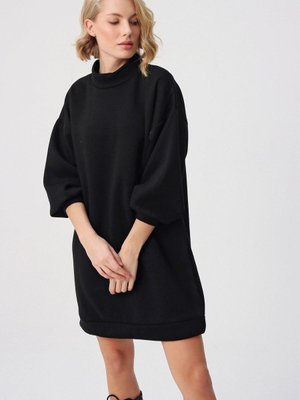 Siyah Üç İp Boğazlı Sweat Siyah Üç İp Boğazlı Sweat