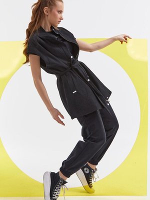 Siyah Çıtçıtlı Kemerli Yelek Siyah Çıtçıtlı Kemerli Yelek