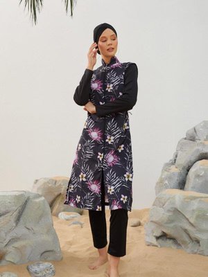 Siyah Dik Yaka Ayçiçeği Desenli Tam Kapalı Mayo Siyah Dik Yaka Ayçiçeği Desenli Tam Kapalı Mayo